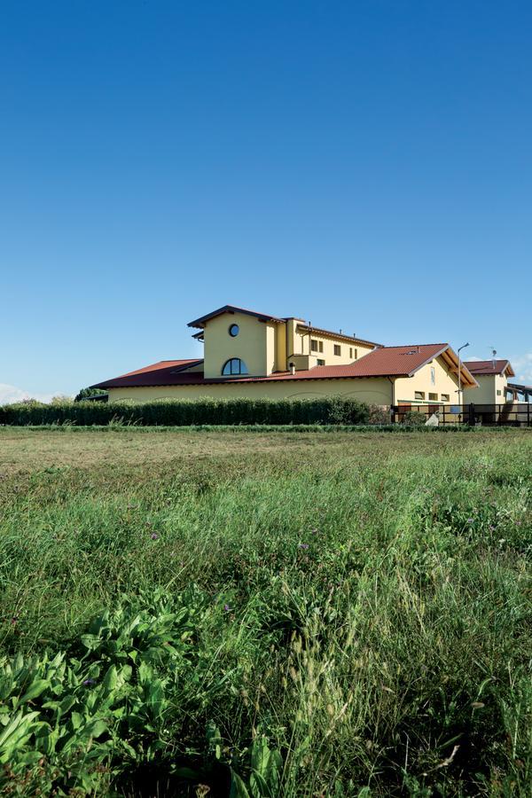 Agriturismo Camisi Qh Cambiago Exteriör bild